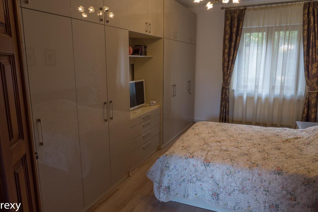 Chic Apartment Braşov Exteriör bild