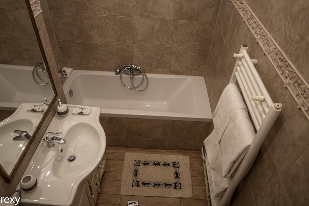 Chic Apartment Braşov Exteriör bild