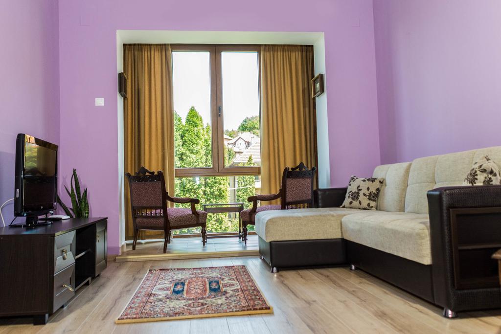 Chic Apartment Braşov Exteriör bild